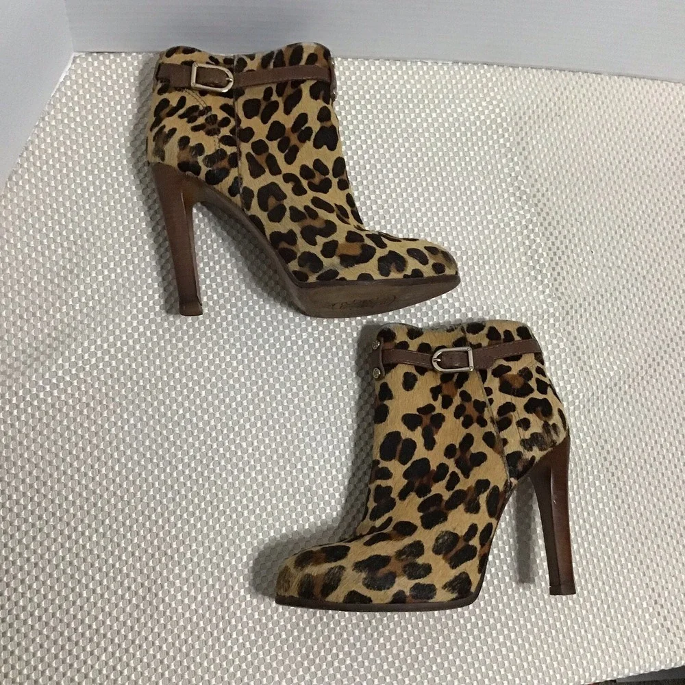 Tory Burch size 8 Laila leopard 50mm‎ booties/printed calf hair #42164 Flaw READ